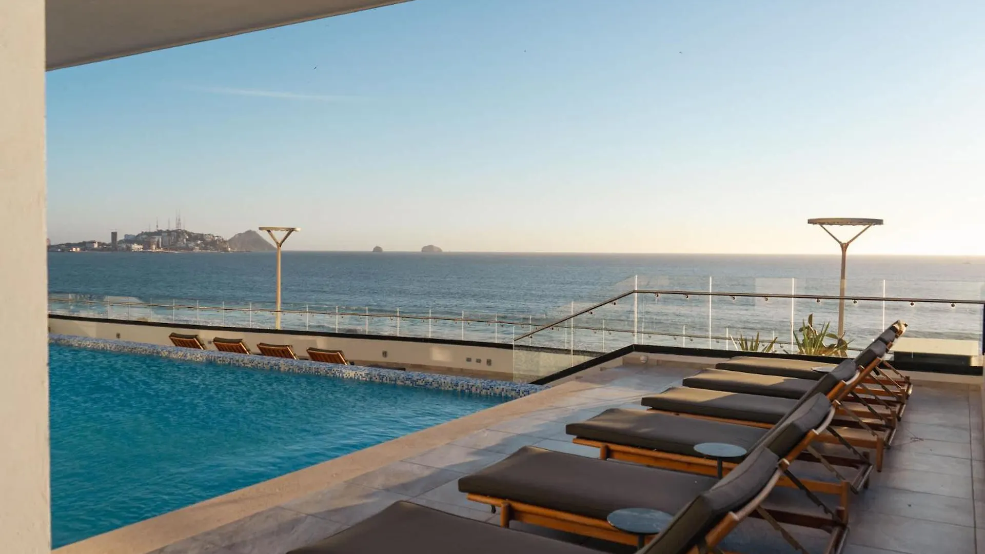 Apartment In Malecon With Pool And View Of The Stadium - Altomare 1302 Mazatlan
