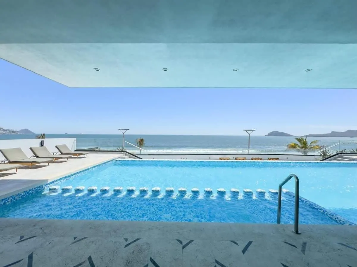 Apartment In Malecon With Pool And View Of The Stadium - Altomare 1302 Mazatlan