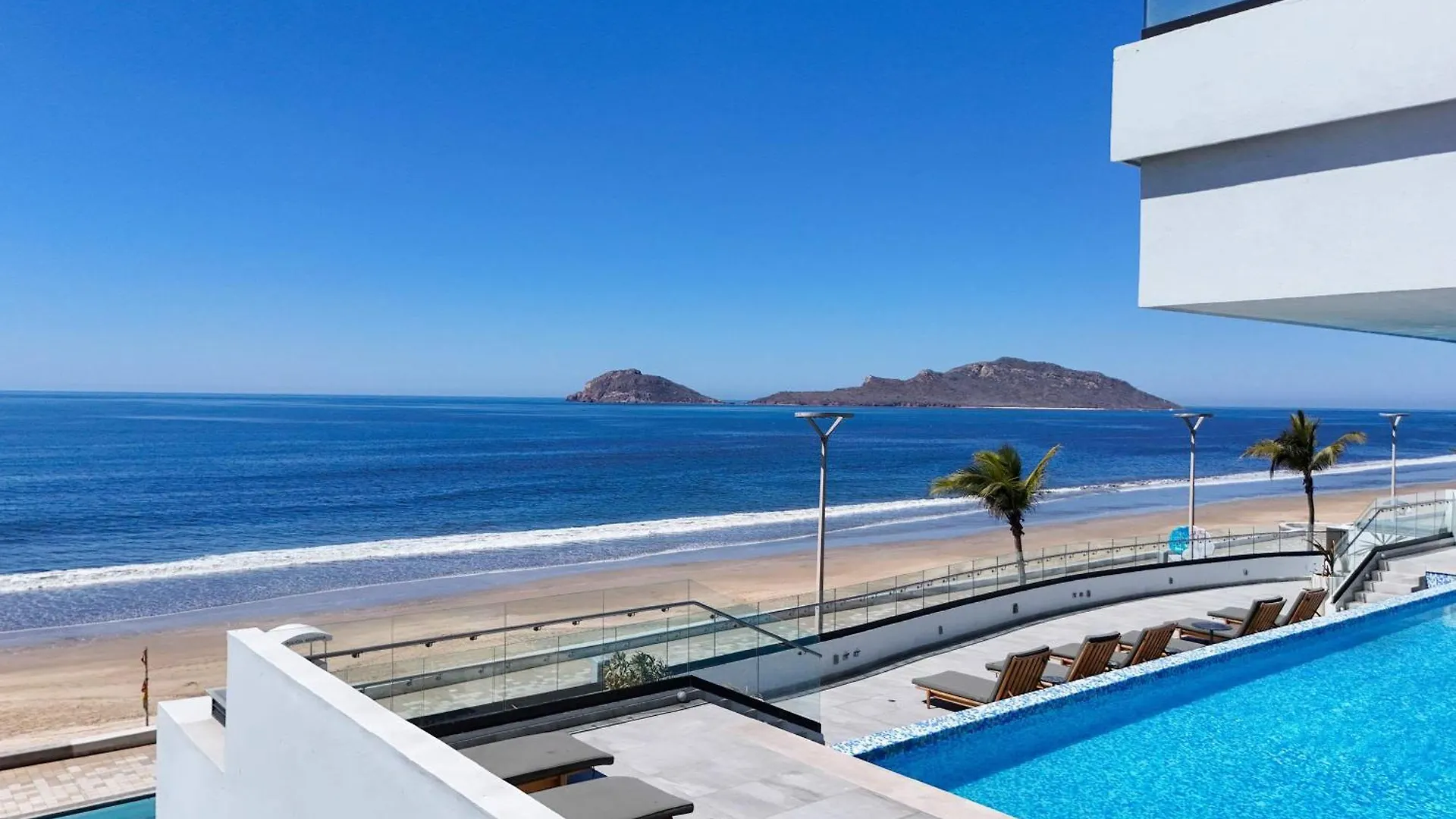 Apartment In Malecon With Pool And View Of The Stadium - Altomare 1302 Mazatlan